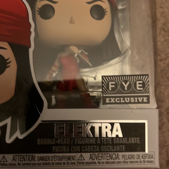 Used Funko Pop! Marvel 80 Years Elektra FYE Exclusive (581) Bobble-head Figure - Picture 7 of 7